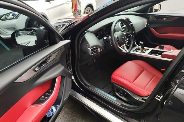 Used Jaguar XEL 2024 2.0T 250 PS R-DYNAMIC S Advanced Sport Edition Driver Seat