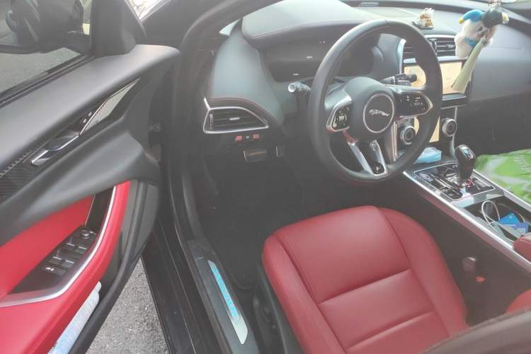 Used Jaguar XEL 2024 2.0T 250 PS R-DYNAMIC S Ebony Black Sport Edition Driver Seat