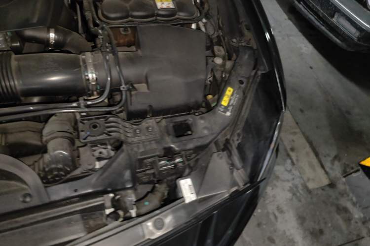 Used Jaguar XEL 2024 2.0T 250 PS R-DYNAMIC S Advanced Sport Edition Engine Bay Left