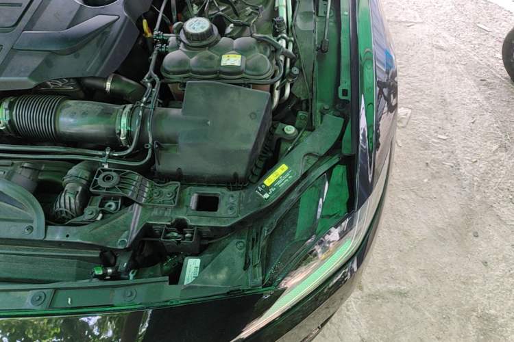 Used Jaguar XEL 2024 2.0T 250 PS R-DYNAMIC S Advanced Sport Edition Engine Bay Left