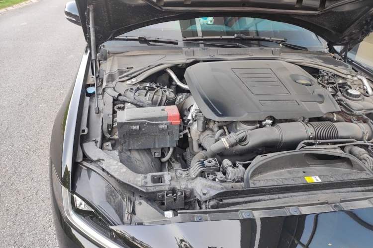 Used Jaguar XEL 2024 2.0T 250 PS R-DYNAMIC S Ebony Black Sport Edition Engine Bay Right