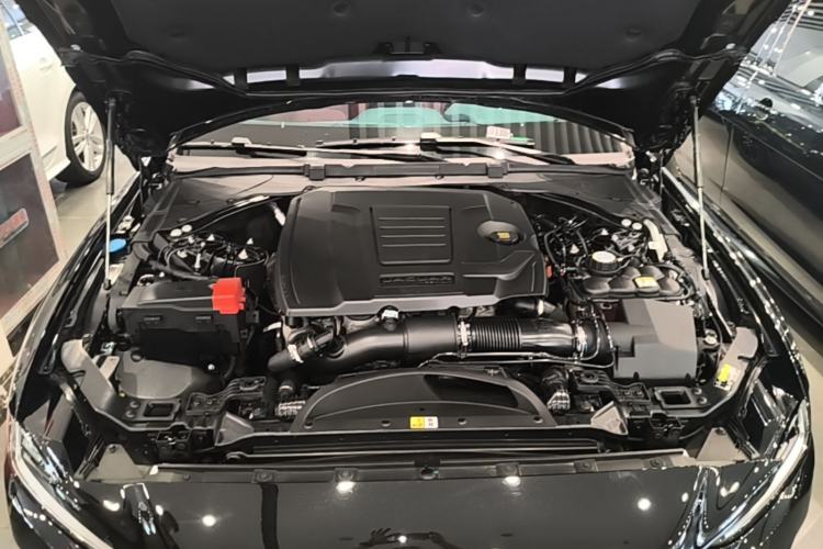 Used Jaguar XEL 2024 2.0T 250 PS R-DYNAMIC S Ebony Black Sport Edition Engine Bay