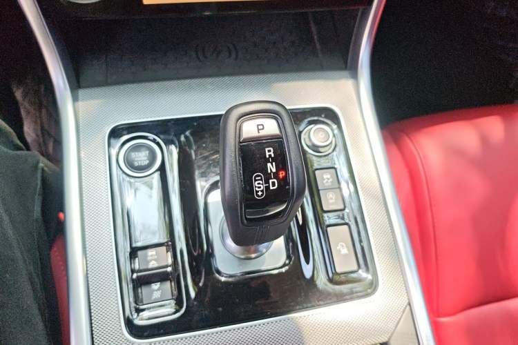 Used Jaguar XEL 2024 2.0T 250 PS R-DYNAMIC S Advanced Sport Edition Gear Lever