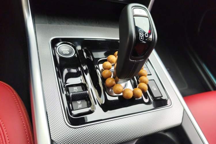 Used Jaguar XEL 2024 2.0T 250 PS R-DYNAMIC S Advanced Sport Edition Gear Lever