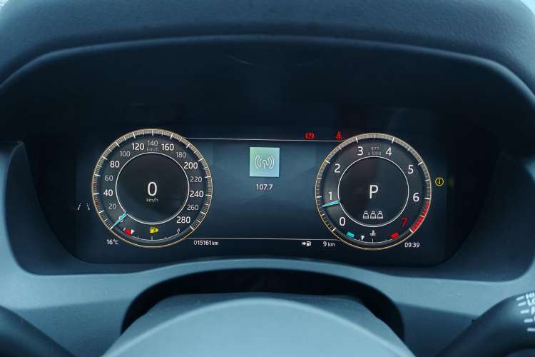 Used Jaguar XEL 2024 2.0T 250 PS R-DYNAMIC S Ebony Black Sport Edition Instrument Cluster