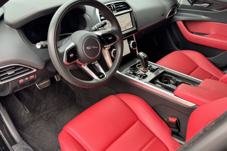 Used Jaguar XEL 2024 2.0T 250 PS R-DYNAMIC S Ebony Black Sport Edition Interior 4