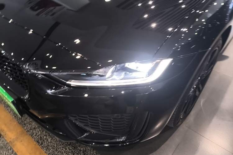 Used Jaguar XEL 2024 2.0T 250 PS R-DYNAMIC S Ebony Black Sport Edition Left Front Headlight