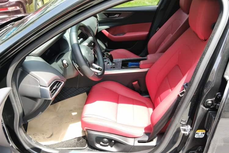Used Jaguar XEL 2024 2.0T 250 PS R-DYNAMIC S Advanced Sport Edition Left Front Seat