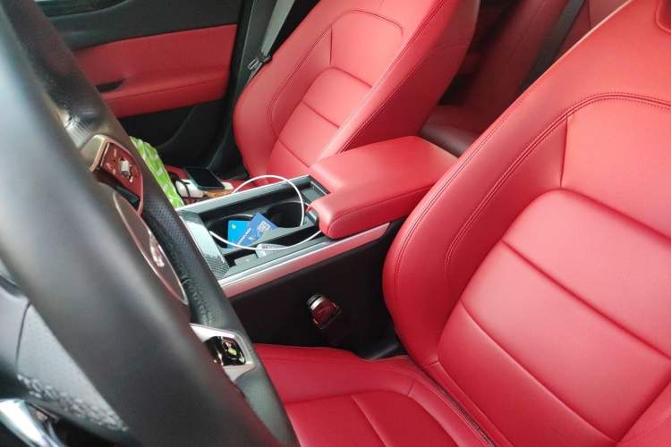 Used Jaguar XEL 2024 2.0T 250 PS R-DYNAMIC S Ebony Black Sport Edition Left Front Seat