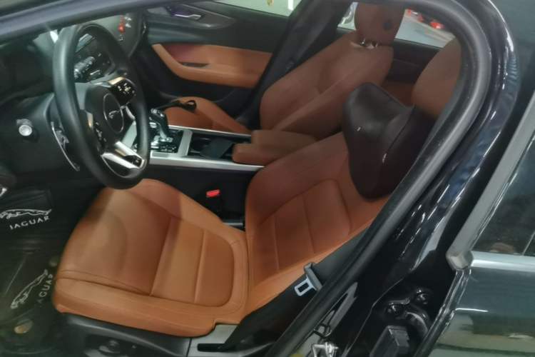 Used Jaguar XEL 2024 2.0T 250 PS R-DYNAMIC S Advanced Sport Edition Left Front Seat