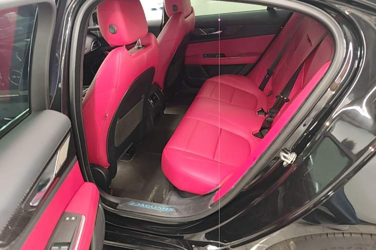 Used Jaguar XEL 2024 2.0T 250 PS R-DYNAMIC S Ebony Black Sport Edition Left Rear Seat