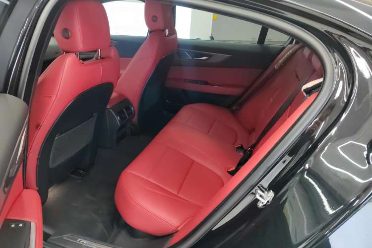 Used Jaguar XEL 2024 2.0T 250 PS R-DYNAMIC S Advanced Sport Edition Left Rear Seat
