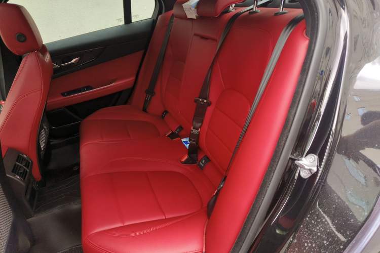 Used Jaguar XEL 2024 2.0T 250 PS R-DYNAMIC S Ebony Black Sport Edition Left Rear Seat