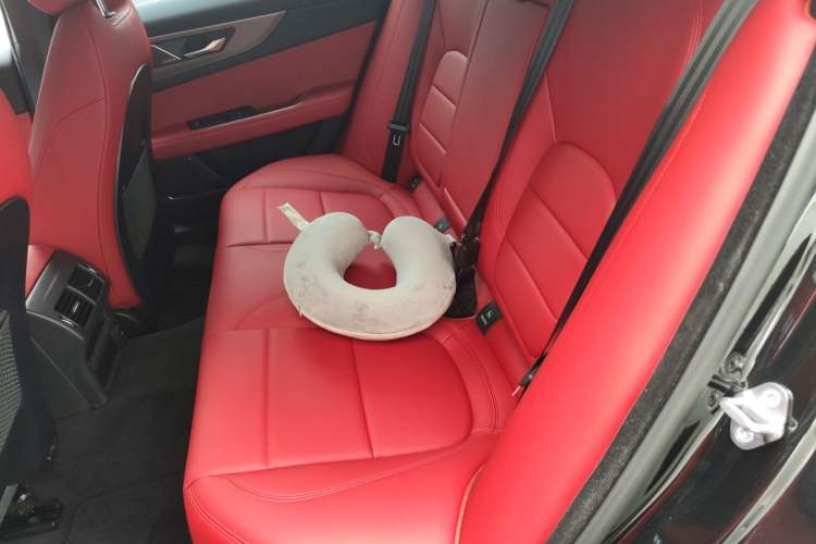 Used Jaguar XEL 2024 2.0T 250 PS R-DYNAMIC S Advanced Sport Edition Left Rear Seat