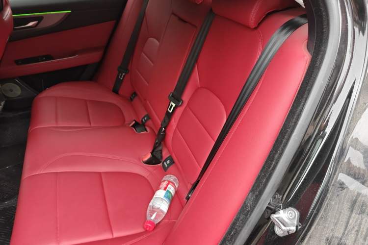 Used Jaguar XEL 2024 2.0T 250 PS R-DYNAMIC S Advanced Sport Edition Left Rear Seat