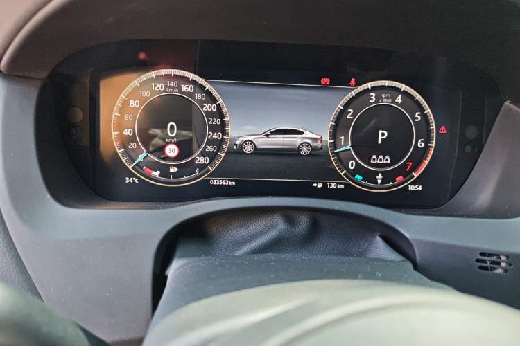 Used Jaguar XEL 2024 2.0T 250 PS R-DYNAMIC S Advanced Sport Edition Odometer Close Up
