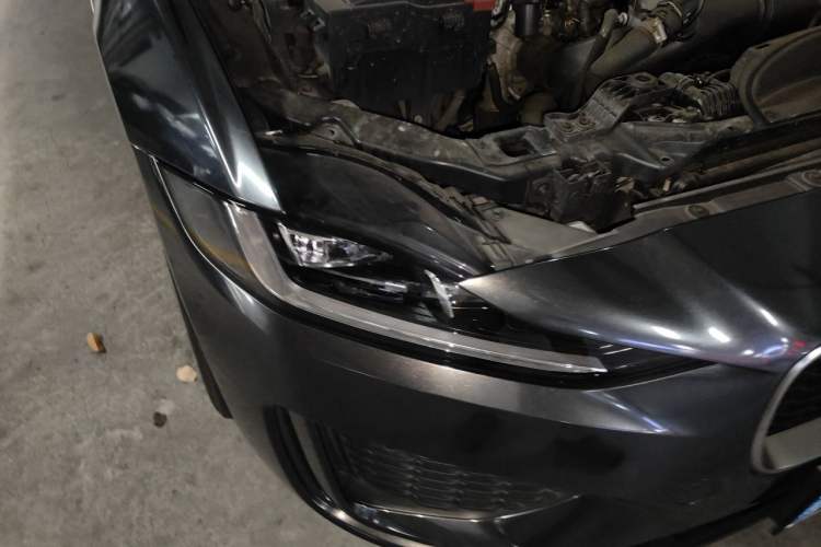 Used Jaguar XEL 2024 2.0T 250 PS R-DYNAMIC S Advanced Sport Edition Right Front Headlight