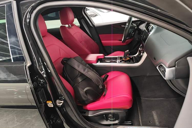 Used Jaguar XEL 2024 2.0T 250 PS R-DYNAMIC S Ebony Black Sport Edition Right Front Seat