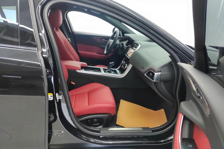 Used Jaguar XEL 2024 2.0T 250 PS R-DYNAMIC S Advanced Sport Edition Right Front Seat