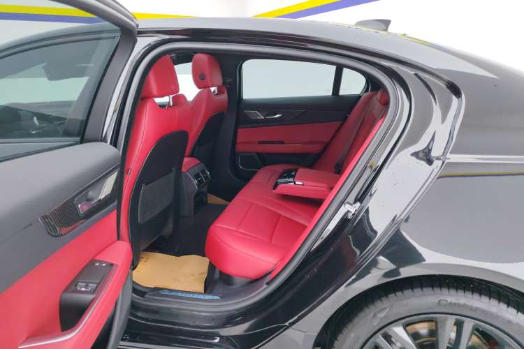 Used Jaguar XEL 2024 2.0T 250 PS R-DYNAMIC S Ebony Black Sport Edition Right Rear Seat