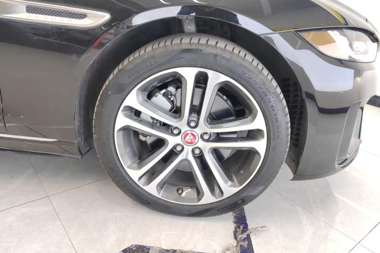 Used Jaguar XEL 2024 2.0T 250 PS R-DYNAMIC S Advanced Sport Edition Right Rear Wheel Hub