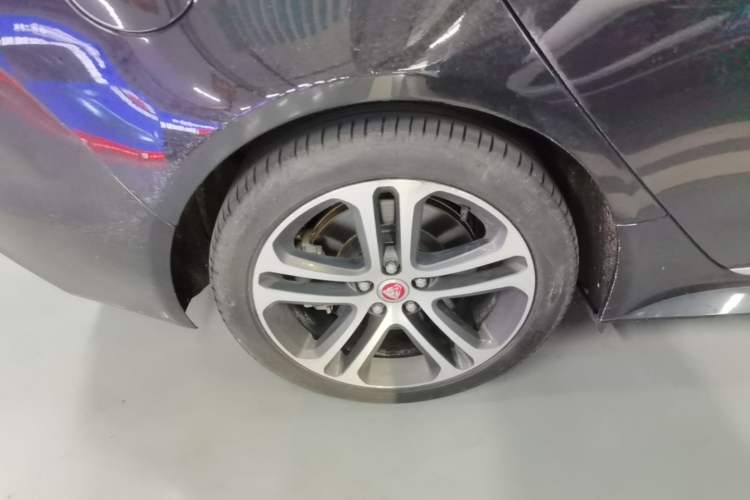 Used Jaguar XEL 2024 2.0T 250 PS R-DYNAMIC S Advanced Sport Edition Right Rear Wheel Hub