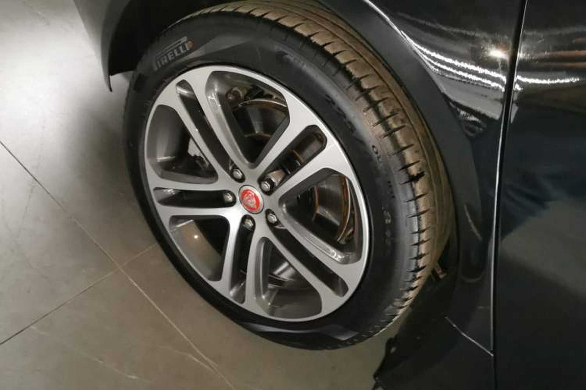 Used Jaguar XEL 2024 2.0T 250 PS R-DYNAMIC S Advanced Sport Edition Right Rear Wheel Hub
