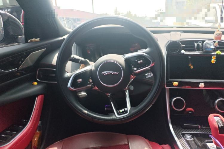 Used Jaguar XEL 2024 2.0T 250 PS R-DYNAMIC S Ebony Black Sport Edition Steering Wheel
