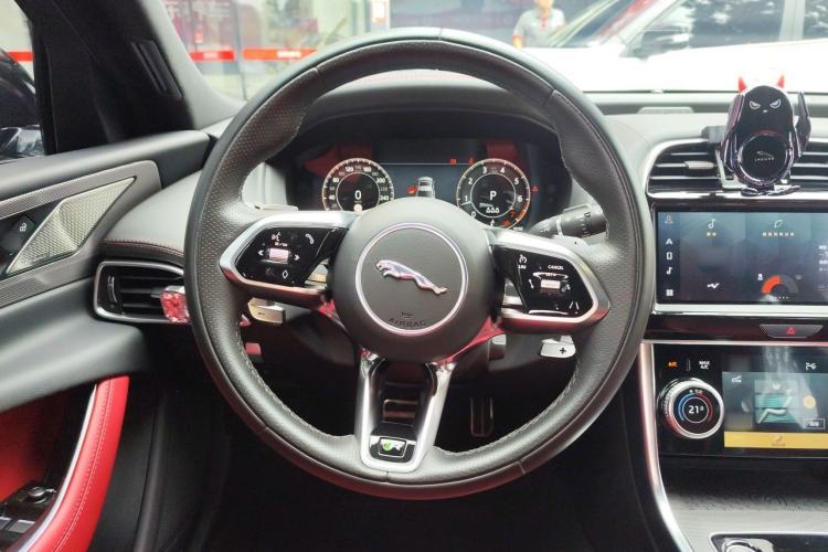 Used Jaguar XEL 2024 2.0T 250 PS R-DYNAMIC S Advanced Sport Edition Steering Wheel