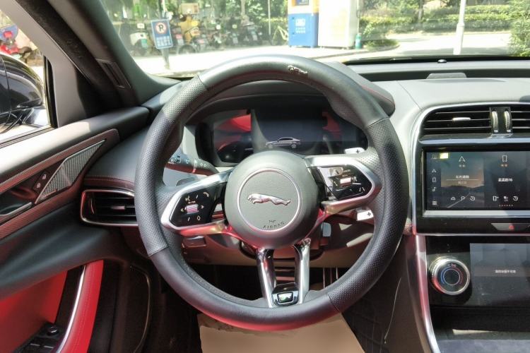 Used Jaguar XEL 2024 2.0T 250 PS R-DYNAMIC S Advanced Sport Edition Steering Wheel