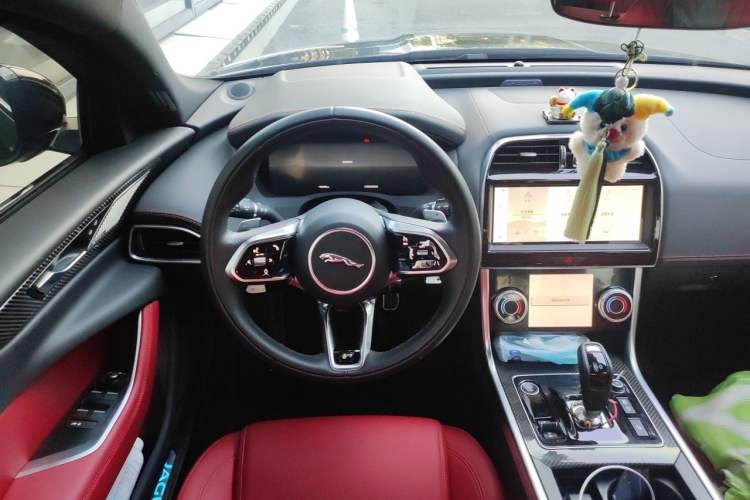 Used Jaguar XEL 2024 2.0T 250 PS R-DYNAMIC S Ebony Black Sport Edition Steering Wheel