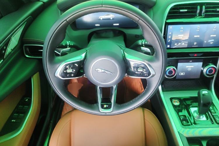 Used Jaguar XEL 2024 2.0T 250 PS R-DYNAMIC S Advanced Sport Edition Steering Wheel