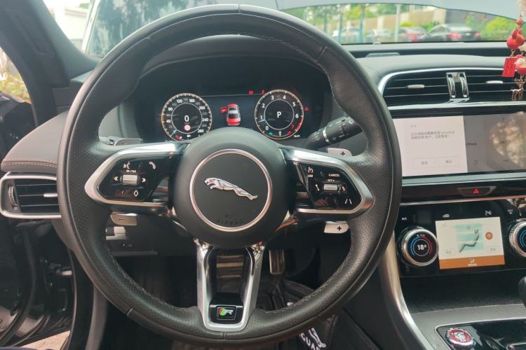 Used Jaguar XEL 2024 2.0T 250 PS R-DYNAMIC S Advanced Sport Edition Steering Wheel