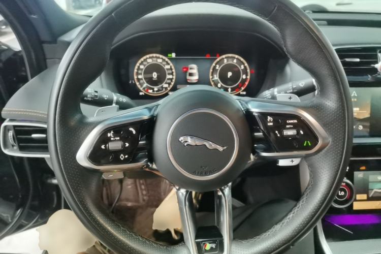 Used Jaguar XEL 2024 2.0T 250 PS R-DYNAMIC S Advanced Sport Edition Steering Wheel