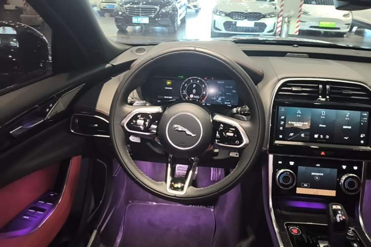 Used Jaguar XEL 2024 2.0T 250 PS R-DYNAMIC S Ebony Black Sport Edition Steering Wheel