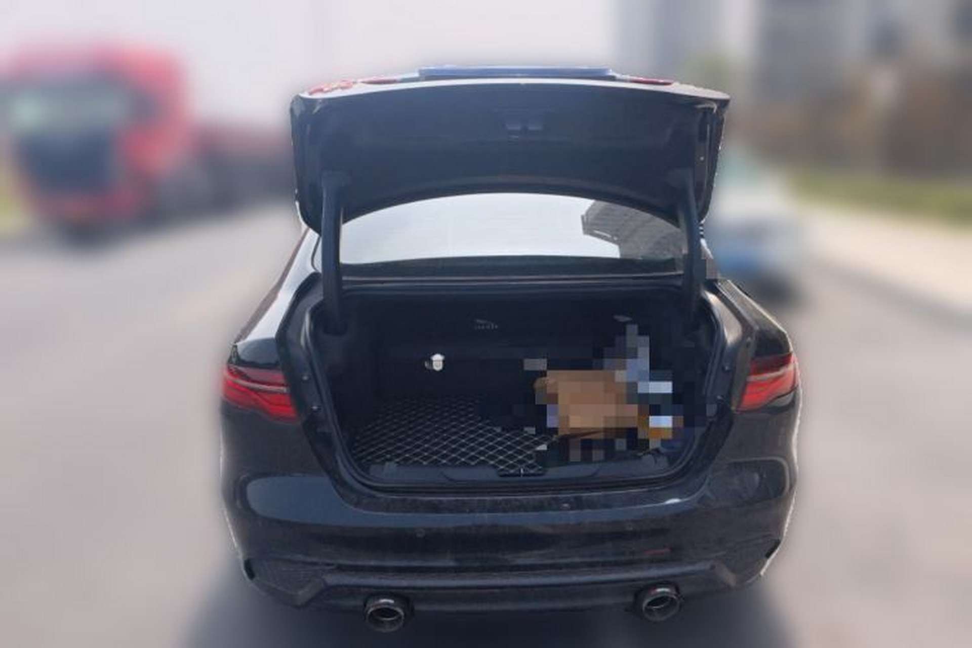 Used Jaguar XEL 2024 2.0T 250 PS R-DYNAMIC S Ebony Black Sport Edition Trunk