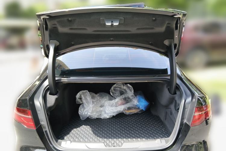 Used Jaguar XEL 2024 2.0T 250 PS R-DYNAMIC S Advanced Sport Edition Trunk
