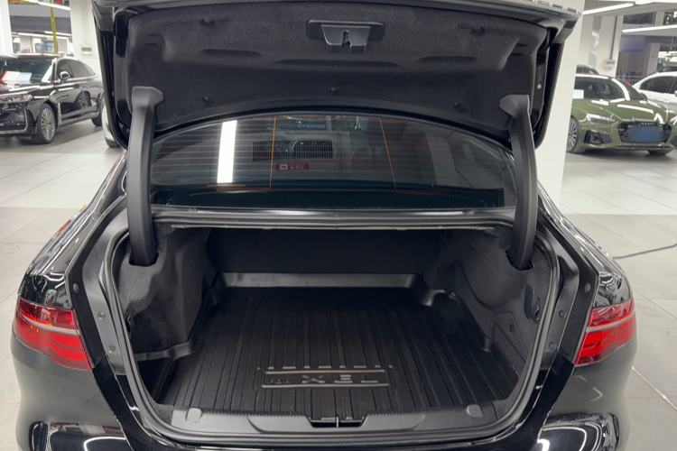 Used Jaguar XEL 2024 2.0T 250 PS R-DYNAMIC S Advanced Sport Edition Trunk