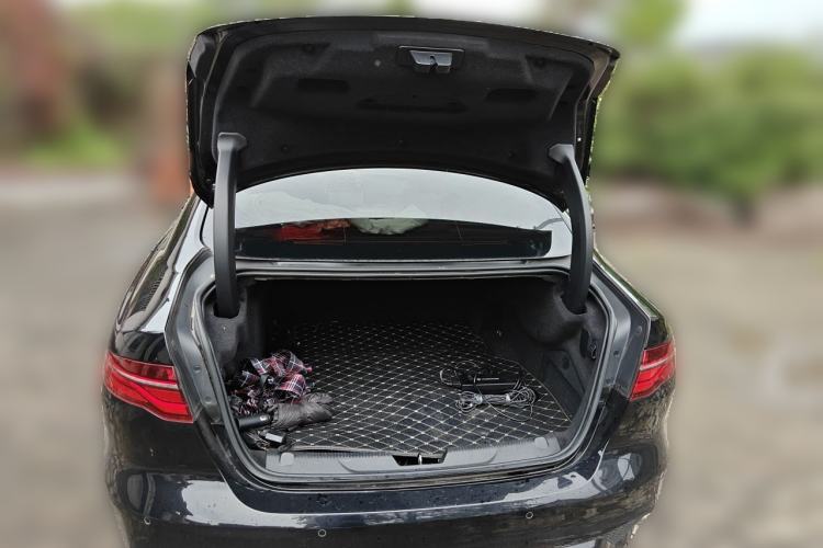 Used Jaguar XEL 2024 2.0T 250 PS R-DYNAMIC S Advanced Sport Edition Trunk