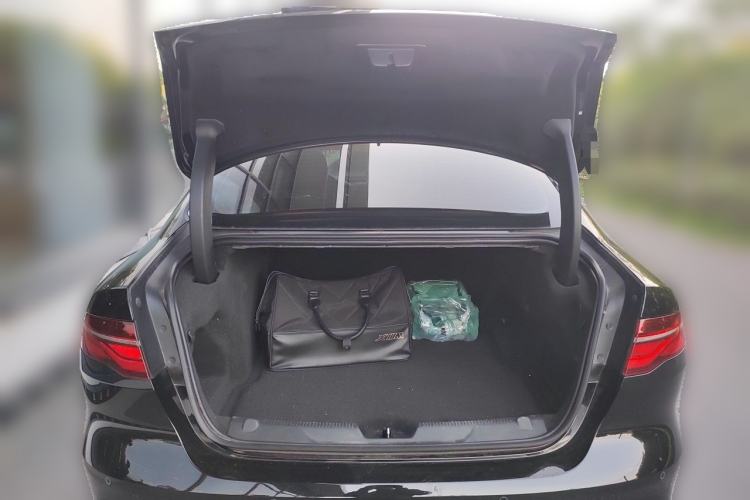 Used Jaguar XEL 2024 2.0T 250 PS R-DYNAMIC S Ebony Black Sport Edition Trunk