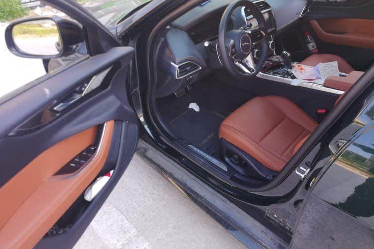 Used Jaguar XEL 2024 2.0T 250 PS R-DYNAMIC S Ebony Black Sport Edition Driver Seat