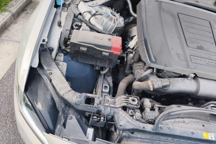 Used Jaguar XEL 2024 2.0T 250 PS R-DYNAMIC S Ebony Black Sport Edition Engine Bay Right