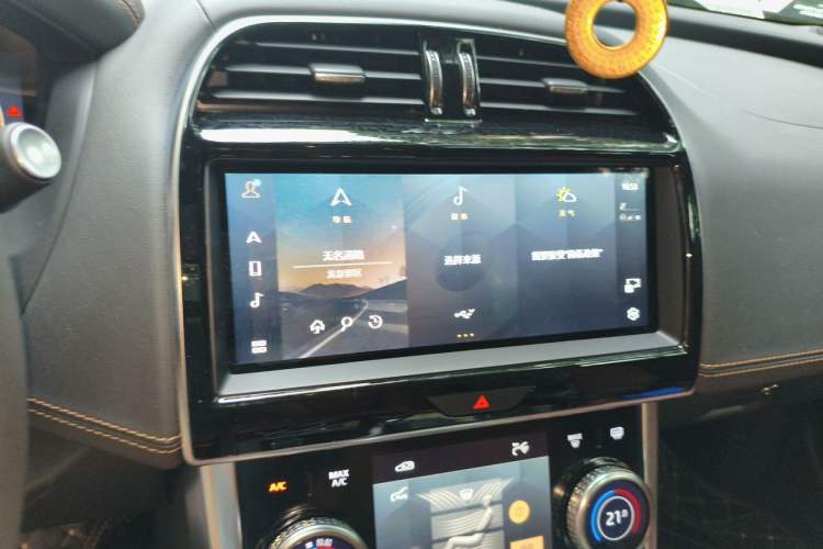 Used Jaguar XEL 2024 2.0T 250 PS R-DYNAMIC S Advanced Sport Edition Audio And AC Panel