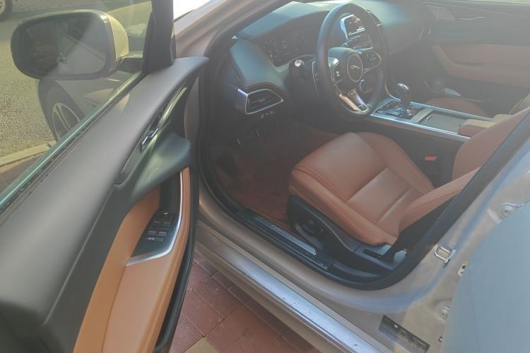 Used Jaguar XEL 2024 2.0T 250 PS R-DYNAMIC S Advanced Sport Edition Driver Seat