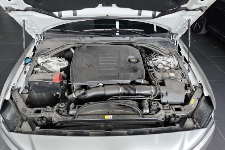 Used Jaguar XEL 2024 2.0T 250 PS R-DYNAMIC S Advanced Sport Edition Engine Bay
