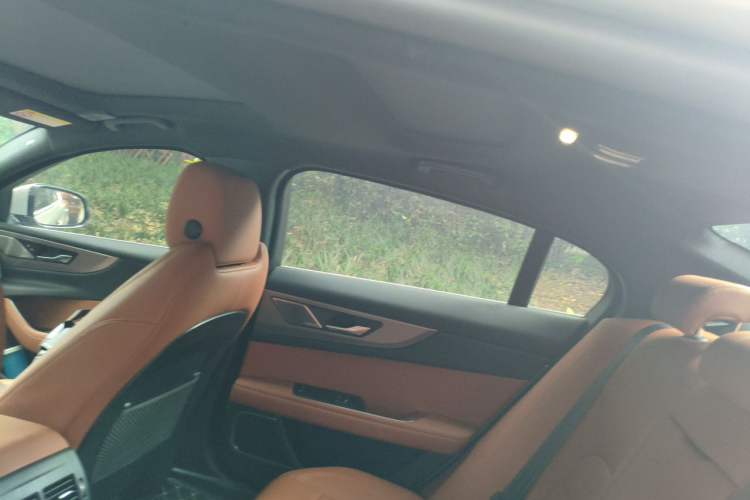 Used Jaguar XEL 2024 2.0T 250 PS R-DYNAMIC S Advanced Sport Edition Headliner