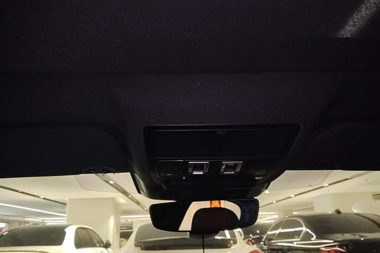 Used Jaguar XEL 2024 2.0T 250 PS R-DYNAMIC S Advanced Sport Edition Headliner