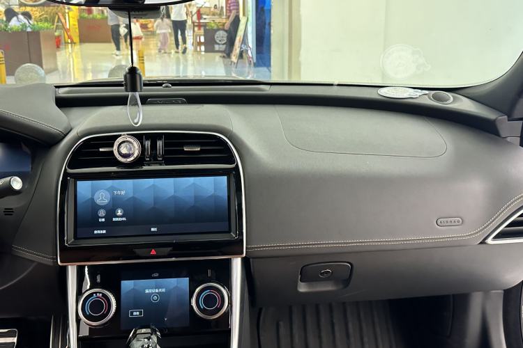 Used Jaguar XEL 2024 2.0T 250 PS R-DYNAMIC S Advanced Sport Edition Interior 3