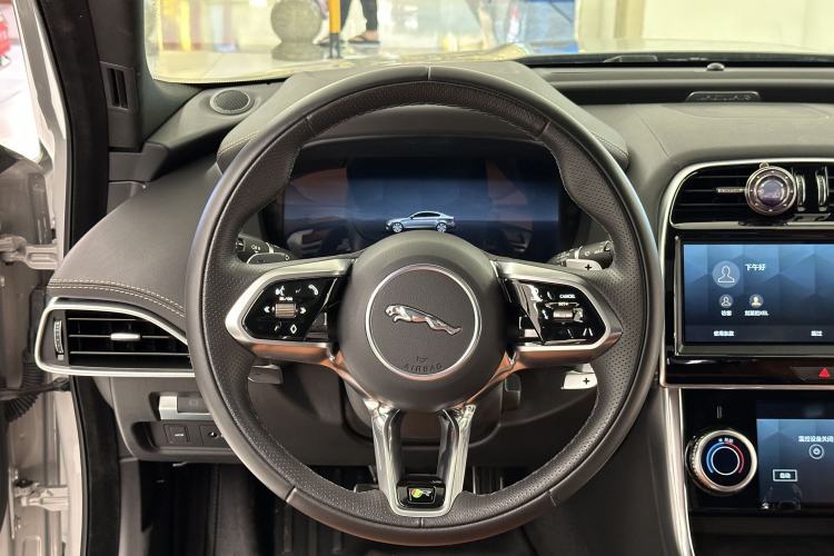 Used Jaguar XEL 2024 2.0T 250 PS R-DYNAMIC S Advanced Sport Edition Interior 4