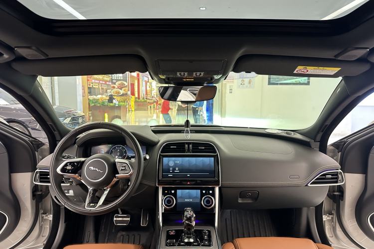 Used Jaguar XEL 2024 2.0T 250 PS R-DYNAMIC S Advanced Sport Edition Interior 7